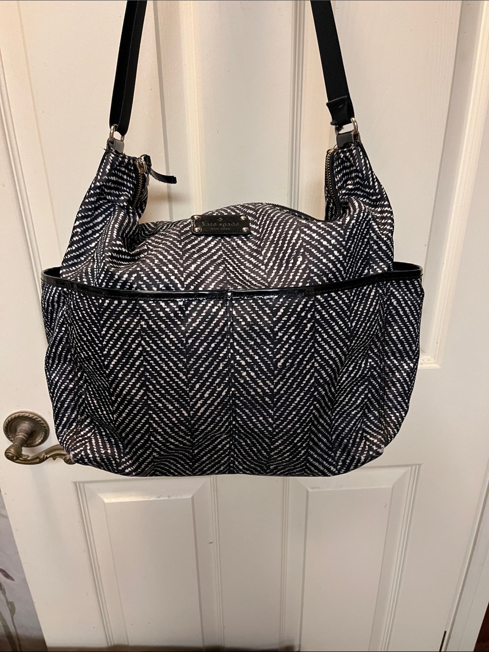 Flawed Kate Spade Stevie Baby/Diaper Bag Blk white herringbone purple interior